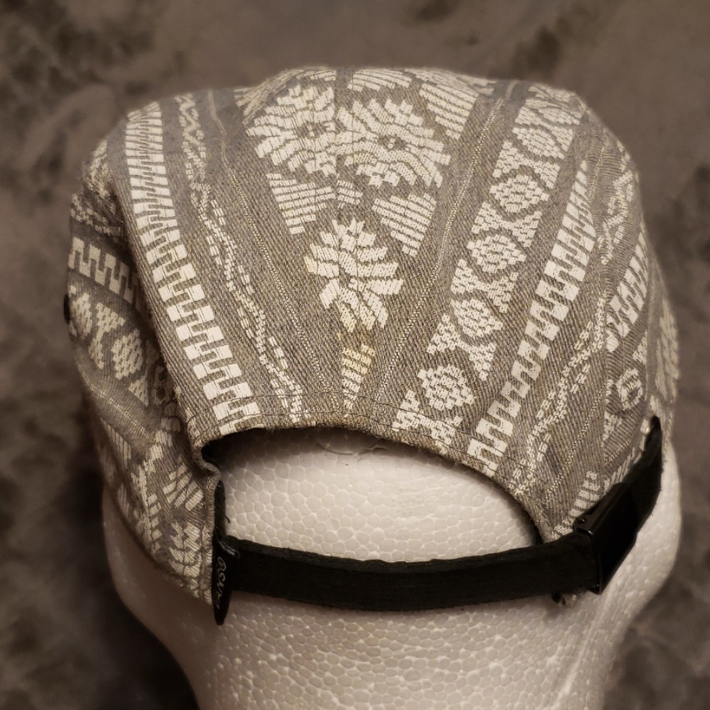 van's hat - Picture 3 of 4
